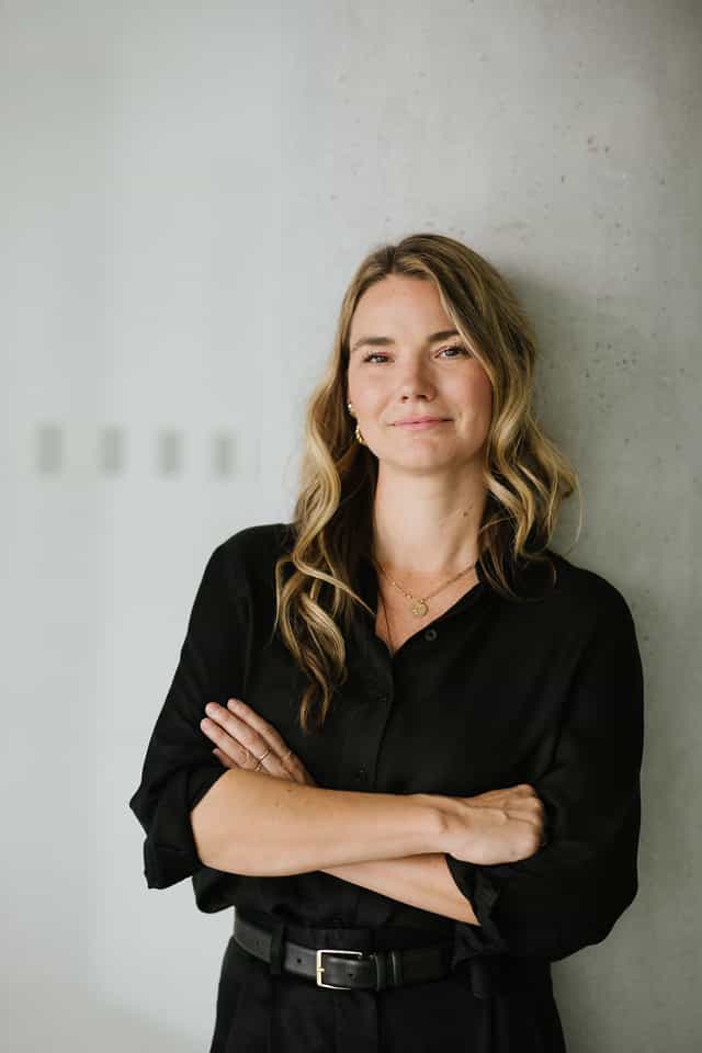  Dr. Laura Hirvi